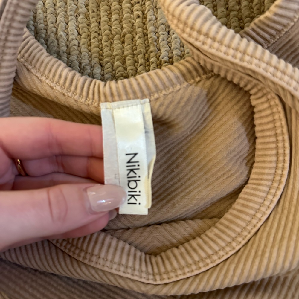 Tan one size basic tank - Picture 3 of 3